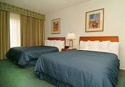 Clarion Suites يوما الغرفة الصورة