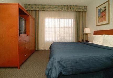 Clarion Suites يوما الغرفة الصورة